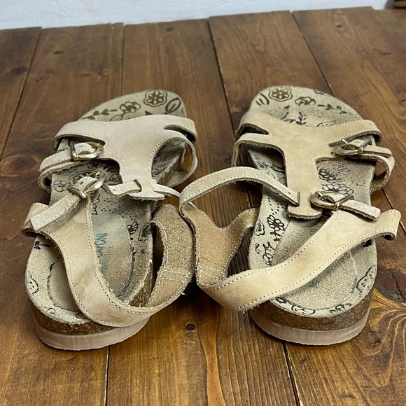 Massimo Caponi  tan leather sandals Womens size 9M - Picture 3 of 10